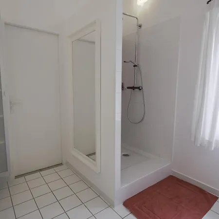 Konukevi La Moutiere Colonzelle